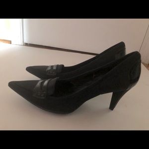 Beautiful Calvin Klein 7M heels.. gently used, classy heels